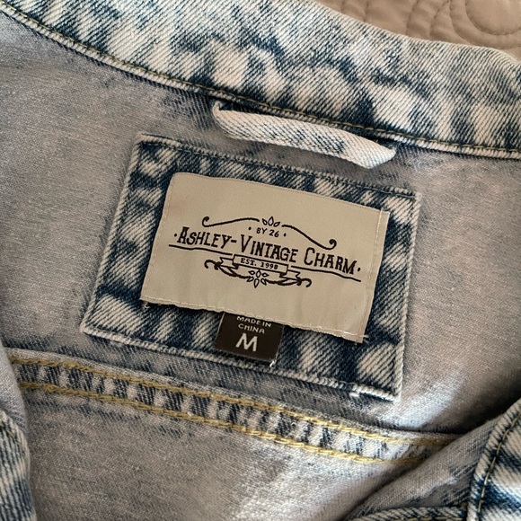 Jean jacket - Picture 2 of 2